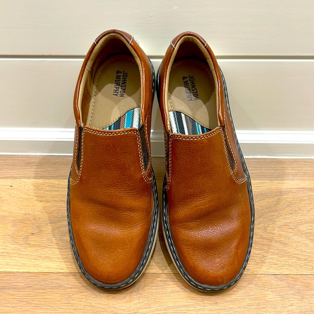 Johnston and Murphy Brown Leather Loafers. Size 2.5
